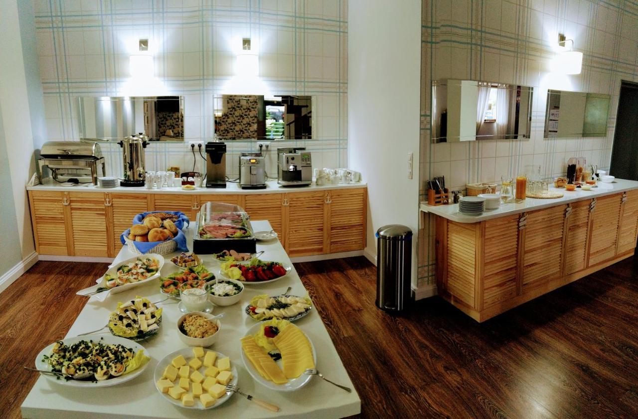 Pokoje Goscinne Villa Plaza รูเชียนา-นิดา ภายนอก รูปภาพ