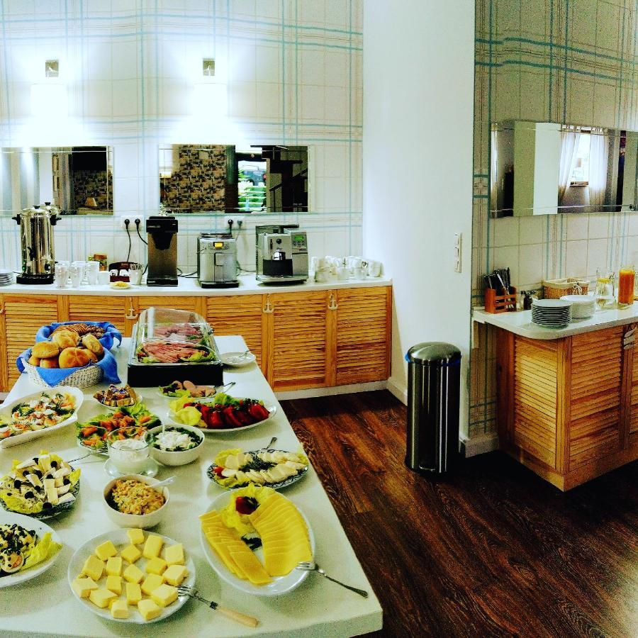 Pokoje Goscinne Villa Plaza รูเชียนา-นิดา ภายนอก รูปภาพ